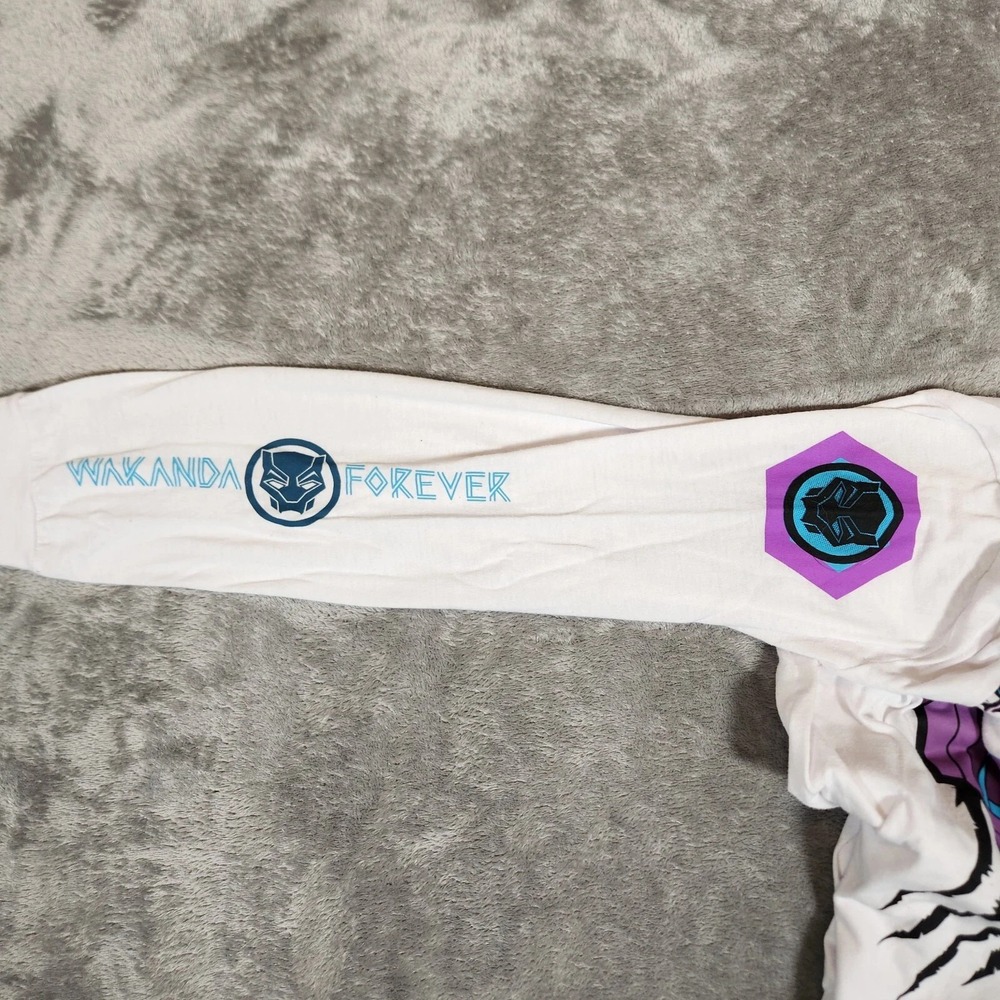Black Panther T-Shirt Men's Medium White Wakanda‎ Forever Long Sleeve graphic - Picture 5 of 8